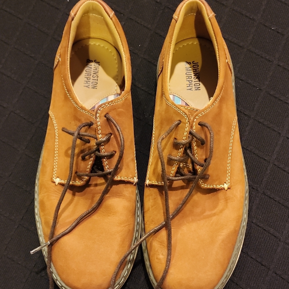 Johnston & Murphy Tan Dress Shoes with Suede Finish